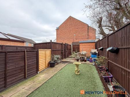 2 bedroom Terraced House for sale in Old Mill Crescent, Newark, NG24