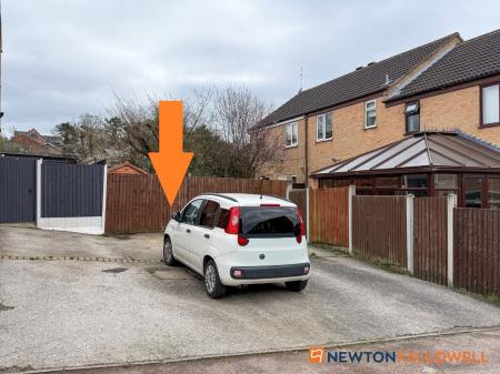 2 bedroom Terraced House for sale in Old Mill Crescent, Newark, NG24