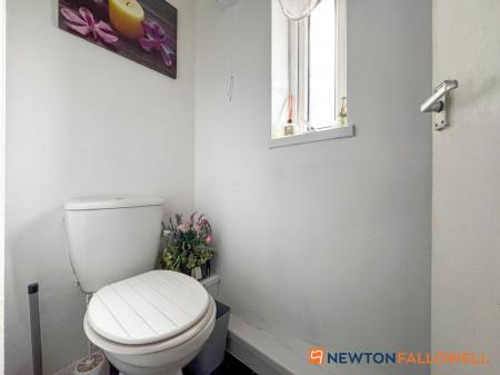 3 bedroom Terraced House for sale in The Meadows, Farndon, NG24