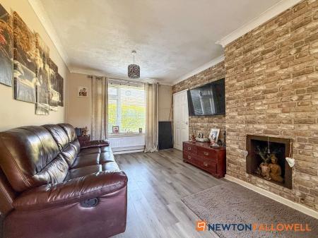 3 bedroom Terraced House for sale in The Meadows, Farndon, NG24