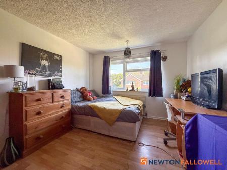 3 bedroom Terraced House for sale in The Meadows, Farndon, NG24