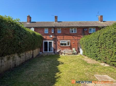 3 bedroom Terraced House for sale in The Meadows, Farndon, NG24