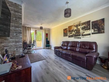 3 bedroom Terraced House for sale in The Meadows, Farndon, NG24