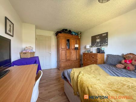 3 bedroom Terraced House for sale in The Meadows, Farndon, NG24
