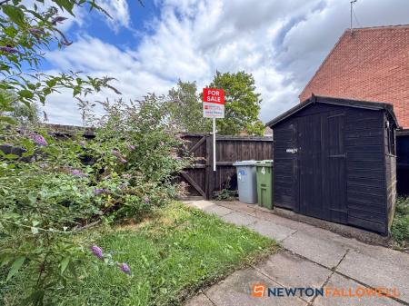 3 bedroom Terraced House for sale in Mill Green, Newark, NG24