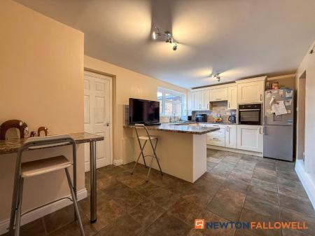 3 bedroom Terraced House for sale in Tenzing Walk, Balderton, NG24