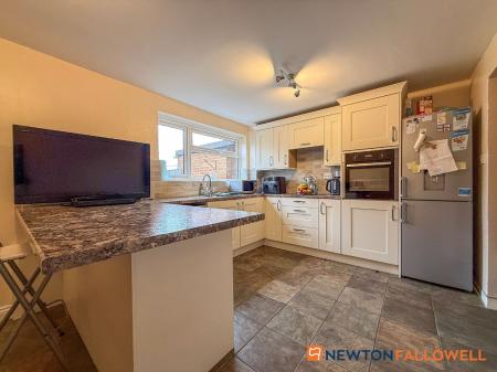 3 bedroom Terraced House for sale in Tenzing Walk, Balderton, NG24