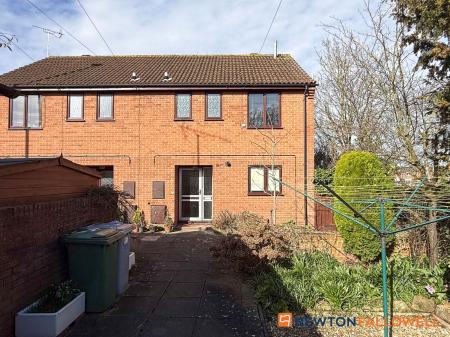 3 bedroom Semi-detached house for sale in Ellerslie Close, Newark, NG24
