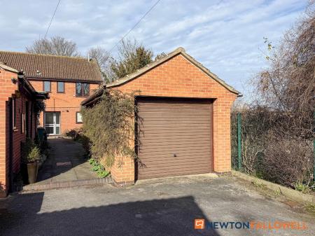 3 bedroom Semi-detached house for sale in Ellerslie Close, Newark, NG24