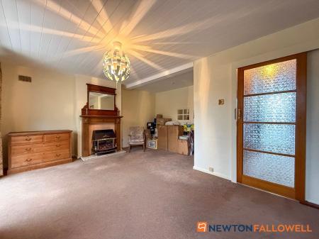 3 bedroom Semi-detached house for sale in Ellerslie Close, Newark, NG24