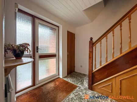 3 bedroom Semi-detached house for sale in Ellerslie Close, Newark, NG24