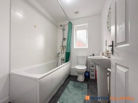 3 bedroom Semi-detached house for sale in Sir Brian Way, Bilsthorpe, NG22