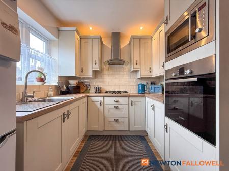 3 bedroom Semi-detached house for sale in Smith Street, Newark, NG24