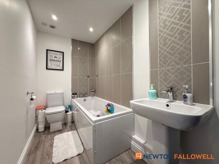 3 bedroom Semi-detached house for sale in Birch Road, Balderton, NG24