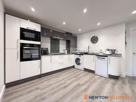 3 bedroom Semi-detached house for sale in Birch Road, Balderton, NG24