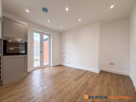 3 bedroom Semi-detached house for sale in Smith Street, Newark, NG24