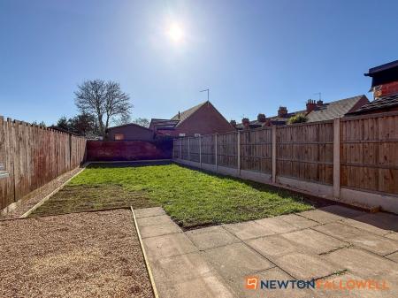 3 bedroom Semi-detached house for sale in Smith Street, Newark, NG24