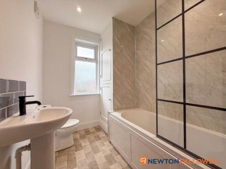 3 bedroom Semi-detached house for sale in Smith Street, Newark, NG24