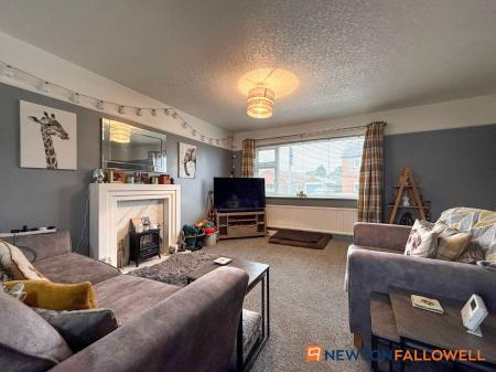 3 bedroom Detached house for sale in Kingsway, Balderton, NG24