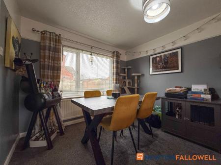 3 bedroom Detached house for sale in Kingsway, Balderton, NG24