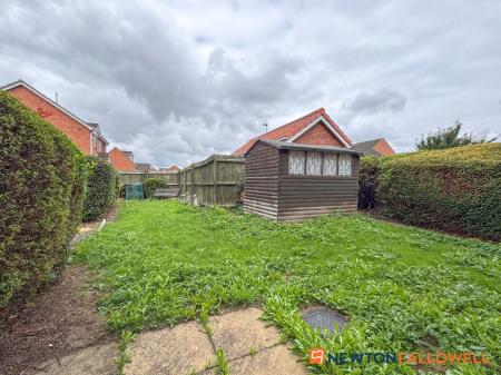 3 bedroom Detached house for sale in Henton Close, Coddington, NG24