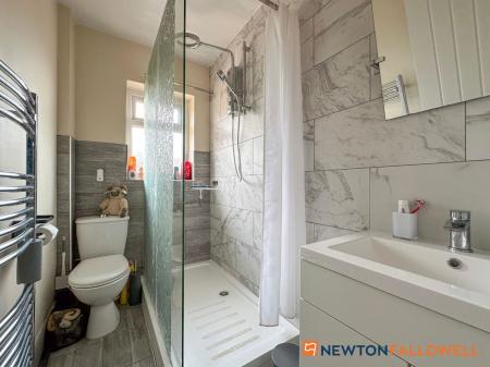 2 bedroom Semi-detached bungalow for sale in Village Way, Farndon, NG24