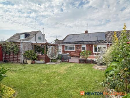 2 bedroom Semi-detached bungalow for sale in Village Way, Farndon, NG24