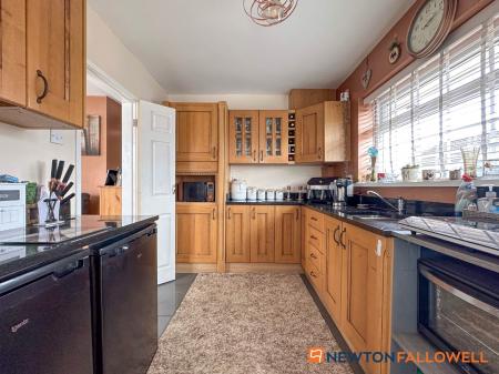2 bedroom Semi-detached bungalow for sale in Village Way, Farndon, NG24