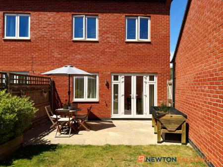 4 bedroom Semi-detached house for sale in Flaxley Lane, Middlebeck, NG24