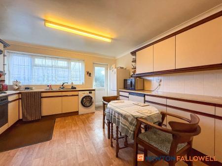3 bedroom Detached bungalow for sale in Grange Road, Newark, NG24