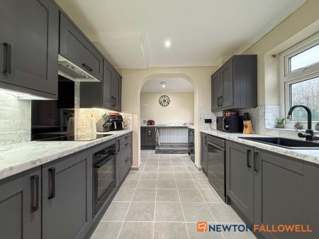 4 bedroom Detached house for sale in Norman Avenue, Newark, NG24