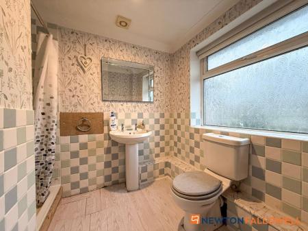4 bedroom Detached house for sale in Norman Avenue, Newark, NG24