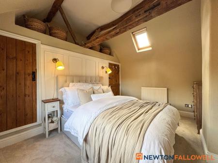 2 bedroom Cottage for sale in Low Street, Elston, NG23