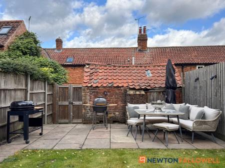 2 bedroom Cottage for sale in Low Street, Elston, NG23