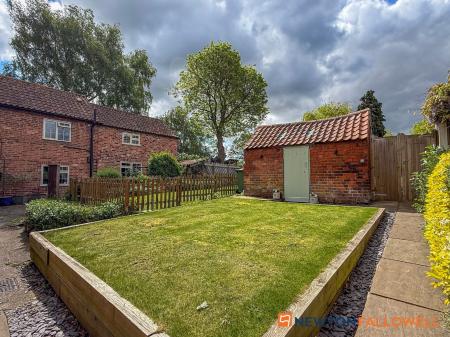 2 bedroom Cottage for sale in Low Street, Elston, NG23