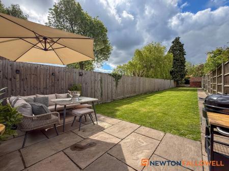 2 bedroom Cottage for sale in Low Street, Elston, NG23