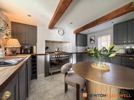 2 bedroom Cottage for sale in Low Street, Elston, NG23