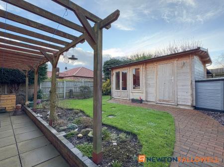 3 bedroom Detached house for sale in High Street, Swinderby, LN6