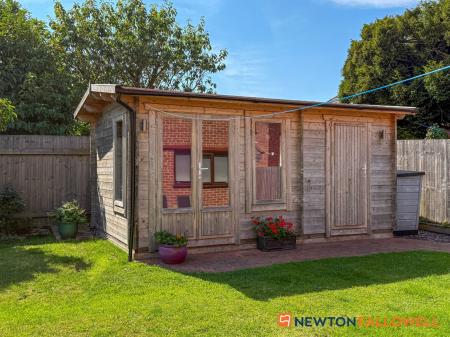 3 bedroom Detached house for sale in High Street, Swinderby, LN6