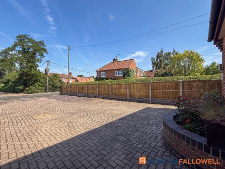 3 bedroom Detached house for sale in High Street, Swinderby, LN6