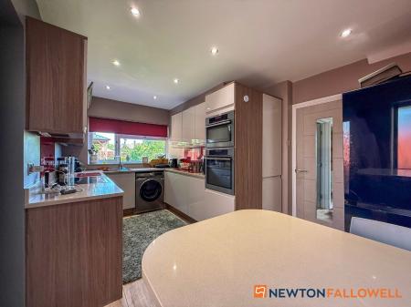 3 bedroom Detached house for sale in Whomsley Close, Newark, NG24