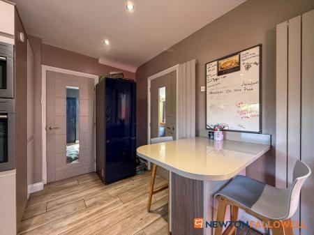 3 bedroom Detached house for sale in Whomsley Close, Newark, NG24