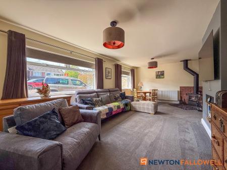 3 bedroom Detached house for sale in Whomsley Close, Newark, NG24