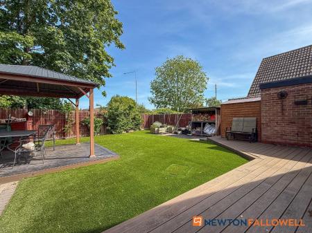 3 bedroom Detached house for sale in Whomsley Close, Newark, NG24