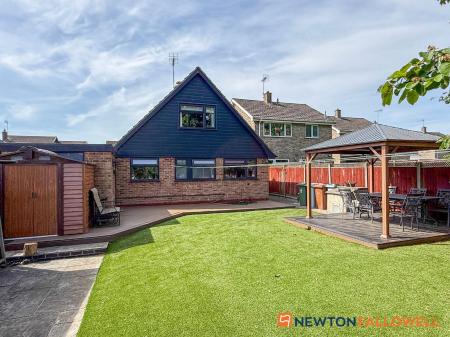 3 bedroom Detached house for sale in Whomsley Close, Newark, NG24