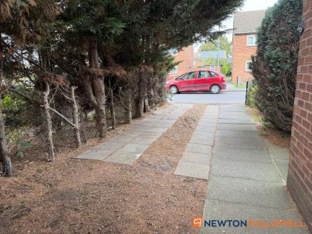 2 bedroom Flat for sale in Ash Road, Newark, NG24