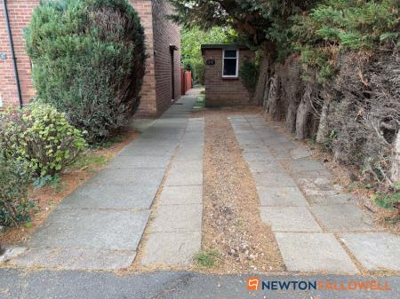 2 bedroom Flat for sale in Ash Road, Newark, NG24