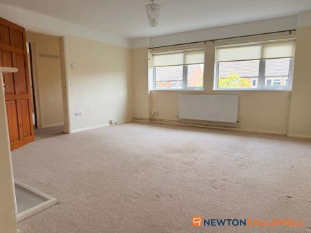 2 bedroom Flat for sale in Ash Road, Newark, NG24