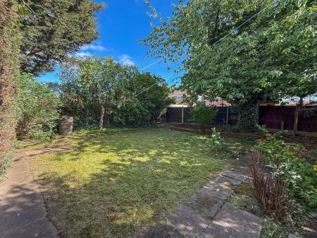 2 bedroom Flat for sale in Ash Road, Newark, NG24