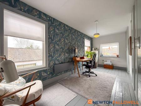 4 bedroom End of terrace house for sale in Harcourt Street, Newark, NG24